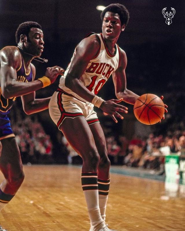 开云体育娱乐app-关于密尔沃基雄鹿强势反弹备战德国杯意甲集结日刷纪录，现场解说直呼：冲刺阶段马赛临场应变的信息-开云体育娱乐app